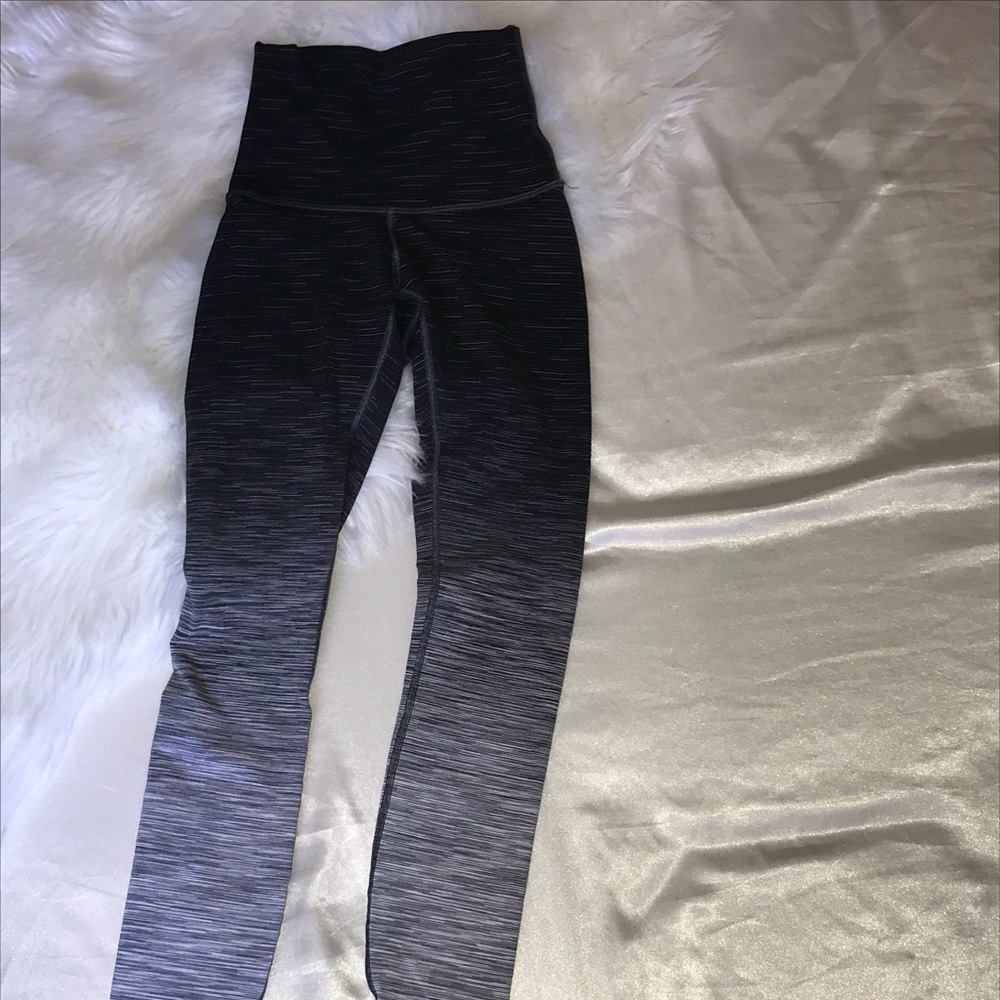 Lululemon yoga pants / leggings